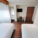 La Terraza Hotel *